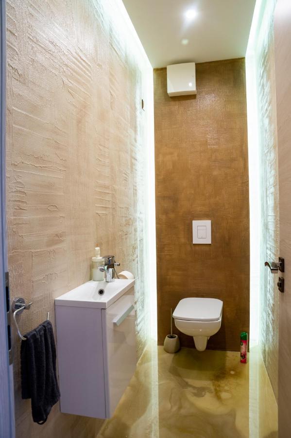 Dream Apartman 2 With Free Parking Дьєр Екстер'єр фото