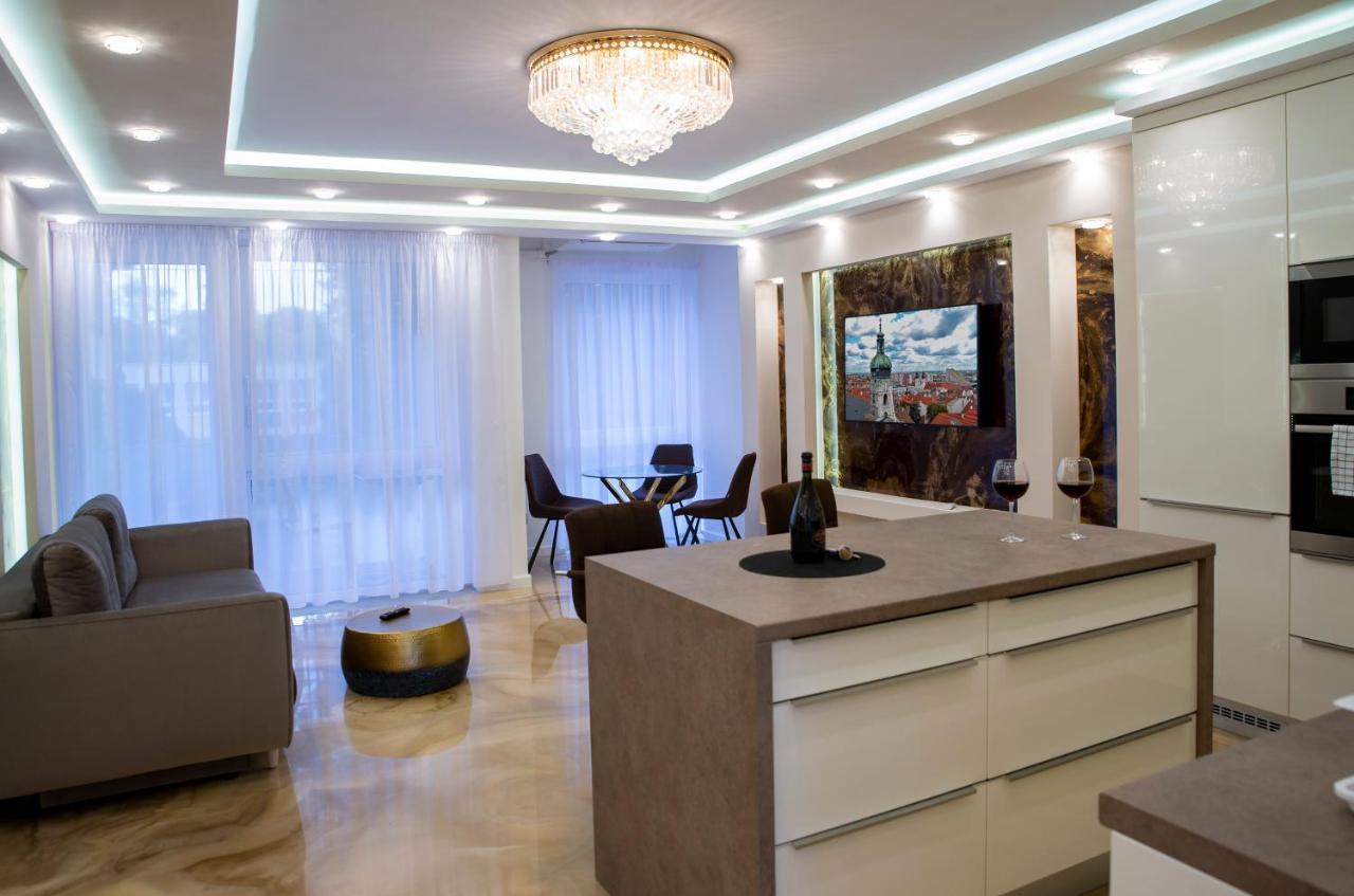 Dream Apartman 2 With Free Parking Дьєр Екстер'єр фото